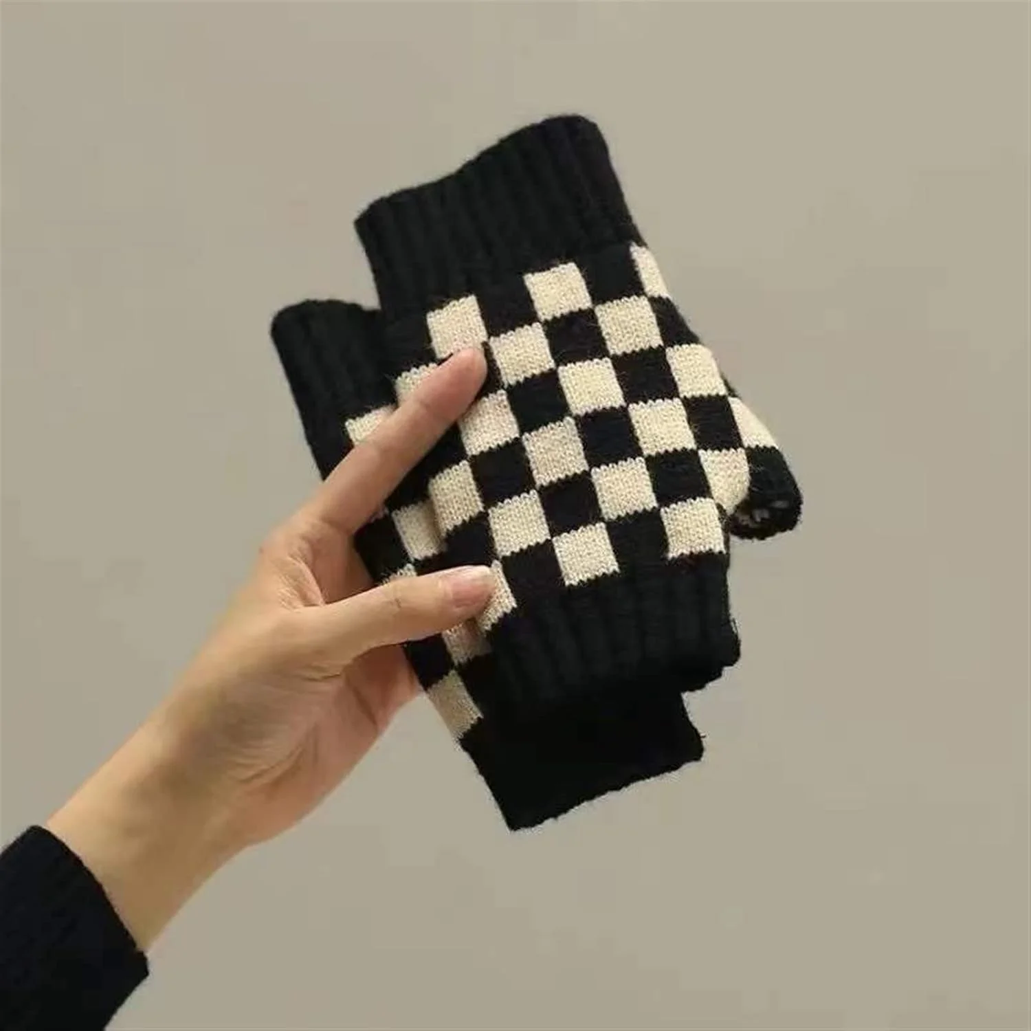 دستکش های بدون انگشت زمستانی YWLETO طرح شطرنجی توری مناسب دانشجویان و بانوان