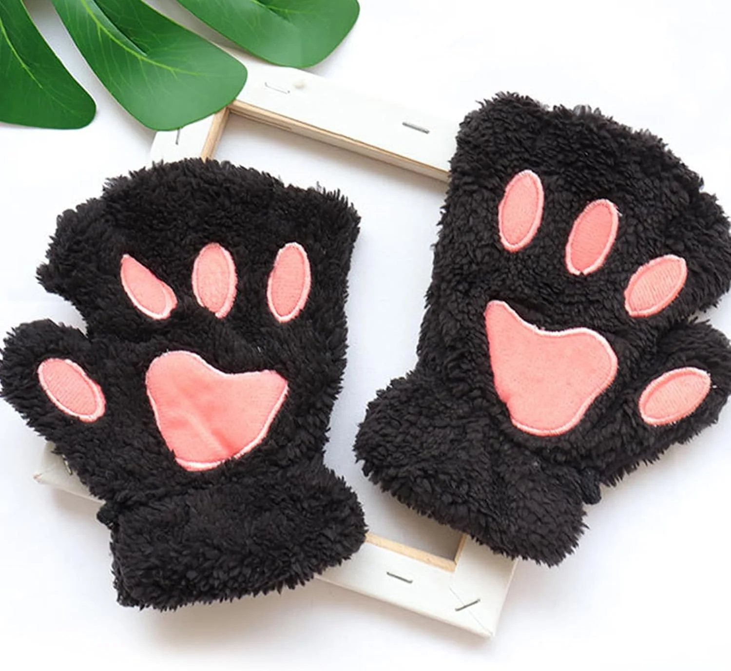 دستکش های پنجه گربه ای VILITI، دستکش های زمستانی پنجه گربه ای زنانه، نیم انگشتی، مخملی، گرم، طرح پنجه خرس فانتزی و بامزه، مناسب برای مهمانی های هالووین، لباس های فانتزی و لوازم جانبی (مشکی) دستکش های پنجه گربه ای VILITI، دستکش های زمستانی پنجه گربه ای زنانه، نیم انگشتی، مخملی، گرم، طرح پنجه خرس فانتزی و بامزه، مناسب برای مهمانی های هالووین، لباس های فانتزی و لوازم جانبی (مشکی)