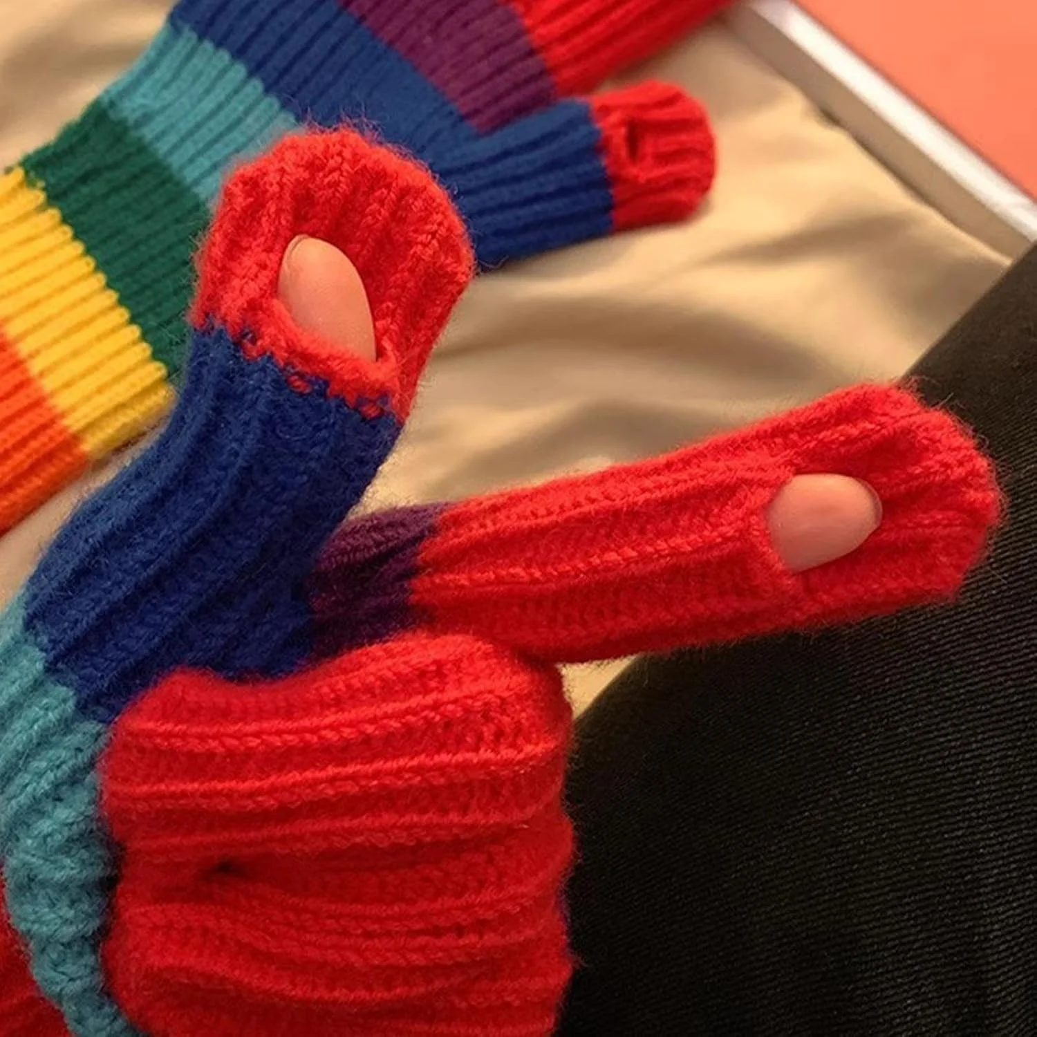 دستکش زمستانی - دستکش های راه راه رنگین کمانی کشی با قابلیت لمسی - دستکش بافتنی زمستانی زنانه | برای دویدن، پیاده روی، اسکیت، اسکی، ماهیگیری، شکار، ماجراجویی در فضای باز و رفت و آمد دستکش زمستانی - دستکش های راه راه رنگین کمانی کشی با قابلیت لمسی - دستکش بافتنی زمستانی زنانه | برای دویدن، پیاده روی، اسکیت، اسکی، ماهیگیری، شکار، ماجراجویی در فضای باز و رفت و آمد