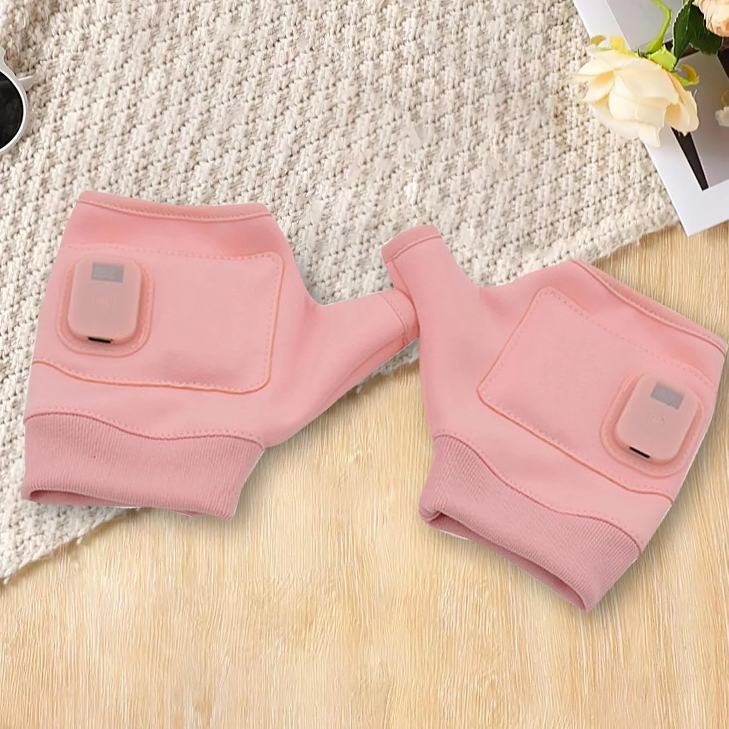 دستکش های گرمایشی زنانه، دستکش های نیمه انگشتی گرم - دستکش های حرارتی برقی قابل شارژ USB برای زنان و مردان، مناسب برای تایپ، دویدن، موتورسواری، کمپینگ، دوچرخه سواری، کار و شکار در فضای باز در زمستان دستکش های گرمایشی زنانه، دستکش های نیمه انگشتی گرم - دستکش های حرارتی برقی قابل شارژ USB برای زنان و مردان، مناسب برای تایپ، دویدن، موتورسواری، کمپینگ، دوچرخه سواری، کار و شکار در فضای باز در زمستان