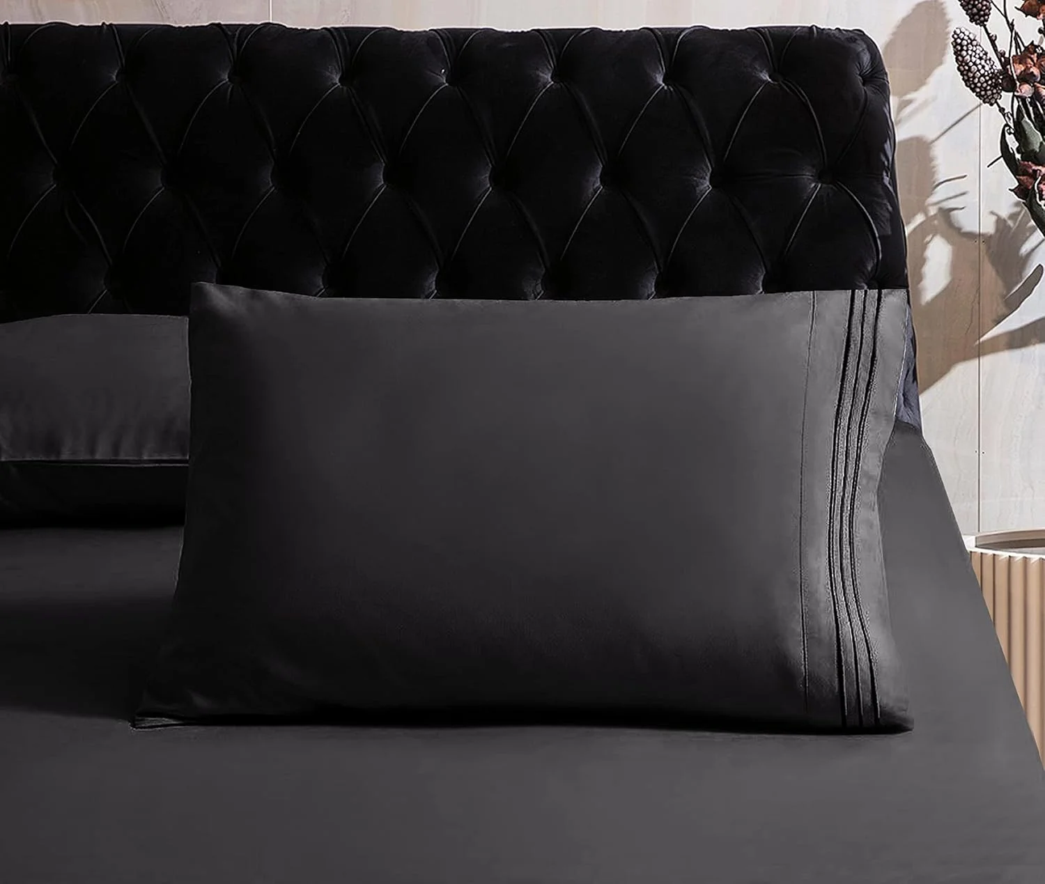 رو بالشی هتلی لوکس Mocassi با تراکم بافت 1800، سایز استاندارد، ست 2 عددی - روکش بالشت - محافظ بالشت - رو بالشی خنک کننده (ست 2 عددی سایز استاندارد/کویین، مشکی) رو بالشی هتلی لوکس Mocassi با تراکم بافت 1800، سایز استاندارد، ست 2 عددی - روکش بالشت - محافظ بالشت - رو بالشی خنک کننده (ست 2 عددی سایز استاندارد/کویین، مشکی)