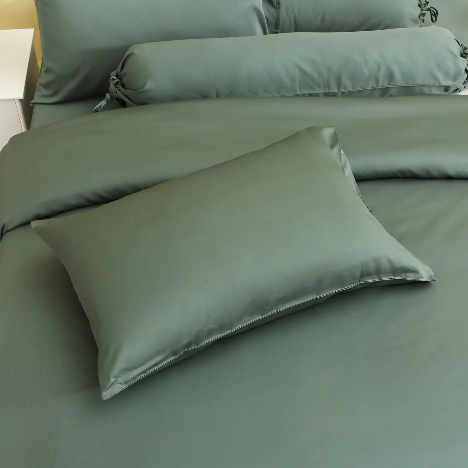 ست روبالشی 2 عددی بامبو ارگانیک 100% THE MYSTIC LOOM | پارچه بامبو 400 نخ، بافت ساتن، کیفیت لوکس هتل | فوق العاده نرم، تنفس پذیر و عالی برای مراقبت از پوست | جعبه هدیه (سبز تیره، 50x75 سانتی متر) ست روبالشی 2 عددی بامبو ارگانیک 100% THE MYSTIC LOOM | پارچه بامبو 400 نخ، بافت ساتن، کیفیت لوکس هتل | فوق العاده نرم، تنفس پذیر و عالی برای مراقبت از پوست | جعبه هدیه (سبز تیره، 50x75 سانتی متر)