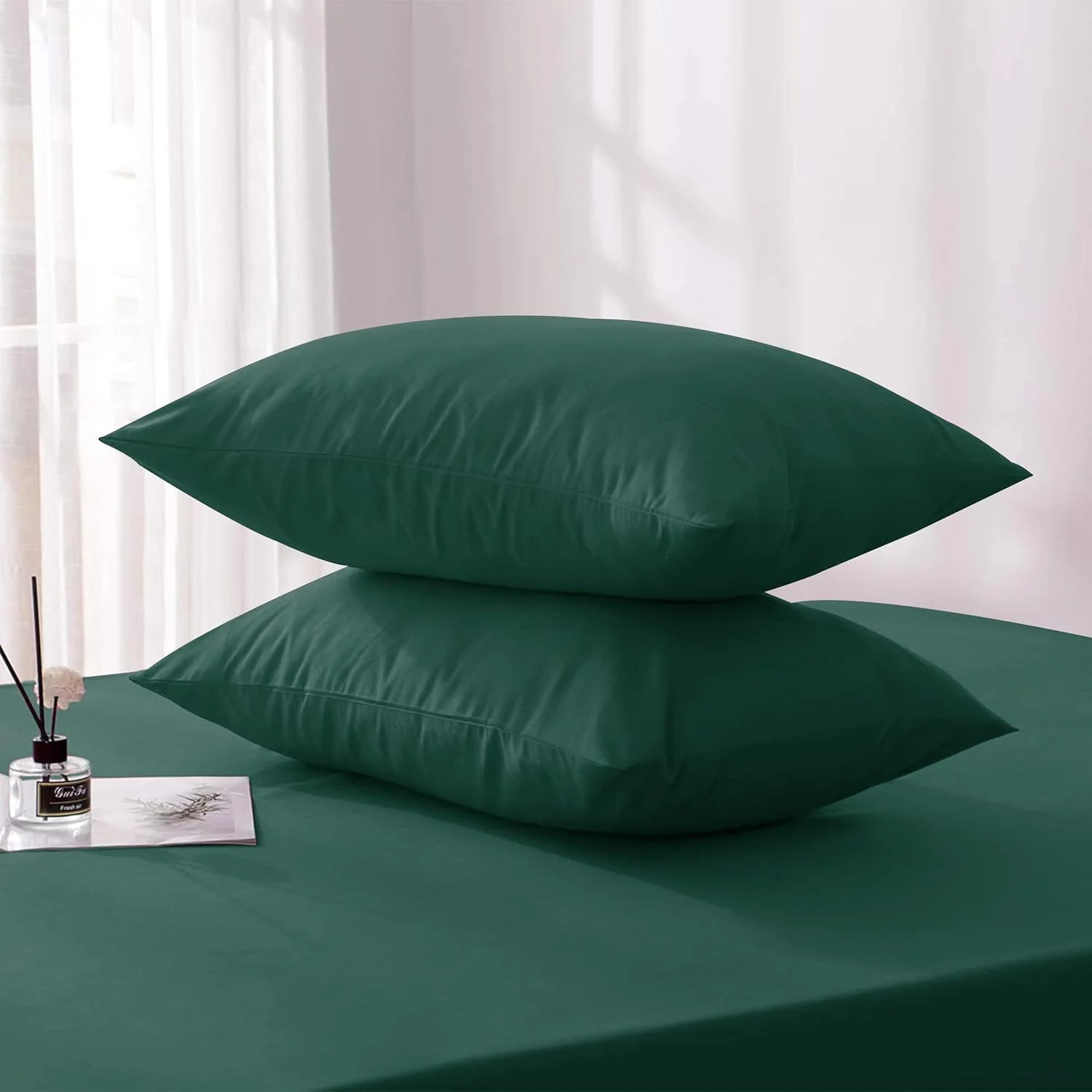 روکش بالش Moonlight Bedding، بسته 2 عددی - روکش بالش سبز زمردی با بستن پاکتی، میکروفیبر برس خورده فوق العاده نرم، سایز استاندارد (50 X 75 سانتی متر) روکش بالش Moonlight Bedding، بسته 2 عددی - روکش بالش سبز زمردی با بستن پاکتی، میکروفیبر برس خورده فوق العاده نرم، سایز استاندارد (50 X 75 سانتی متر)