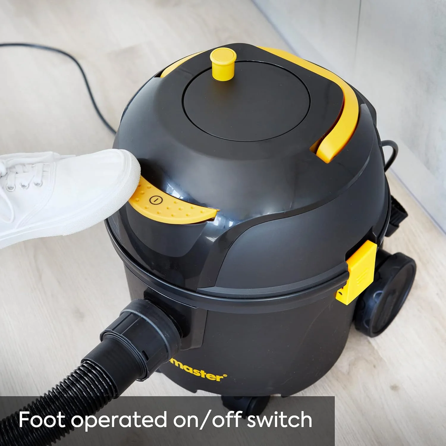 جاروبرقی سطلی Vacmaster D8 به همراه 5 کیسه گرد و غبار. جاروبرقی کیسه ای قدرتمند، با دسترسی طولانی و کم صدا با فیلتراسیون HEPA 13 برای مصارف خانگی، تجاری و صنعتی. جاروبرقی سطلی Vacmaster D8 به همراه 5 کیسه گرد و غبار. جاروبرقی کیسه ای قدرتمند، با دسترسی طولانی و کم صدا با فیلتراسیون HEPA 13 برای مصارف خانگی، تجاری و صنعتی.