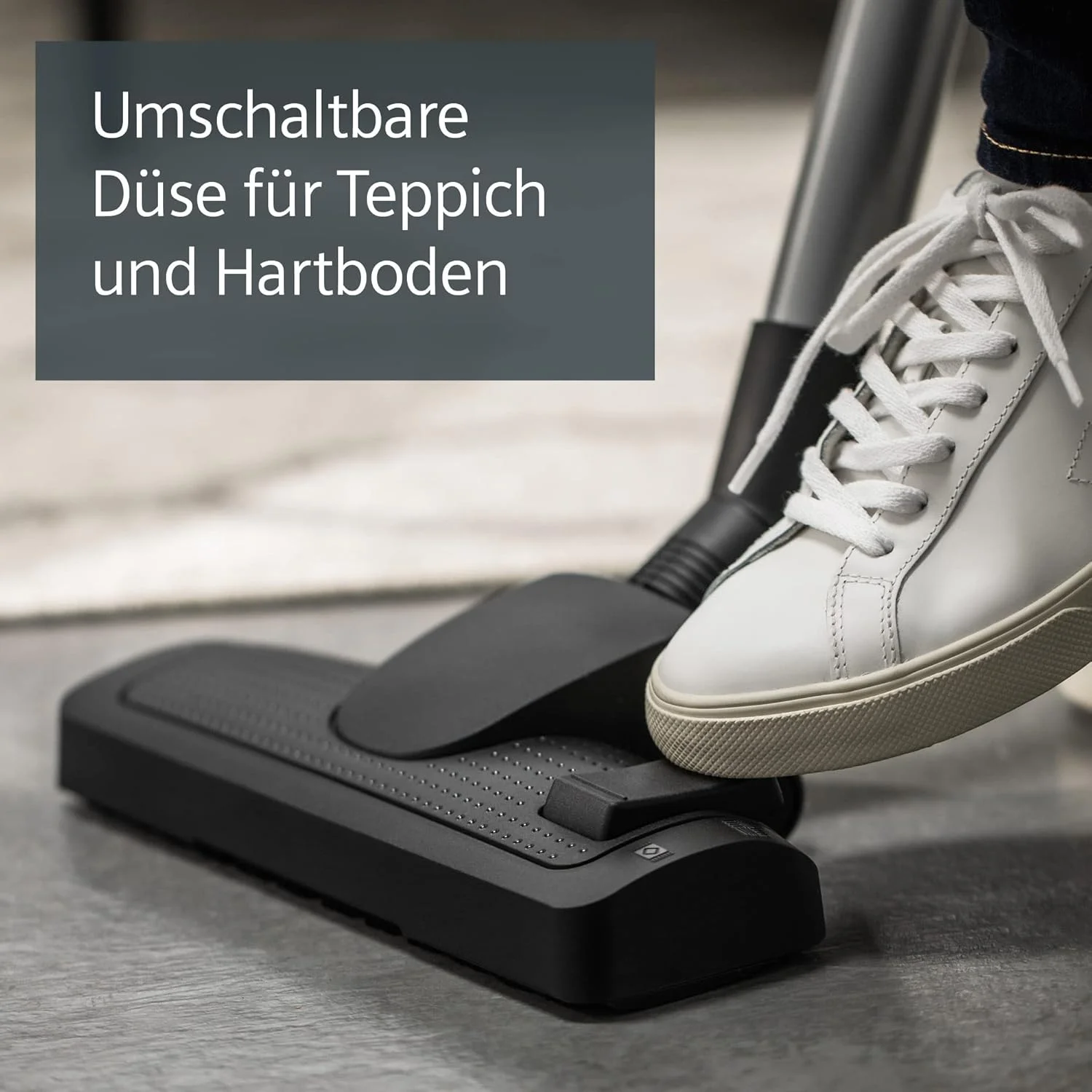 جاروبرقی کیسه ای زیمنس مدل Synchropower VS06A111، جاروبرقی زمینی، فیلتر بهداشتی، نازل کف برای سطوح سخت و فرش، قدرت مکش قوی، کابل بلند، ابزار شکاف، 600 وات، آبی جاروبرقی کیسه ای زیمنس مدل Synchropower VS06A111، جاروبرقی زمینی، فیلتر بهداشتی، نازل کف برای سطوح سخت و فرش، قدرت مکش قوی، کابل بلند، ابزار شکاف، 600 وات، آبی