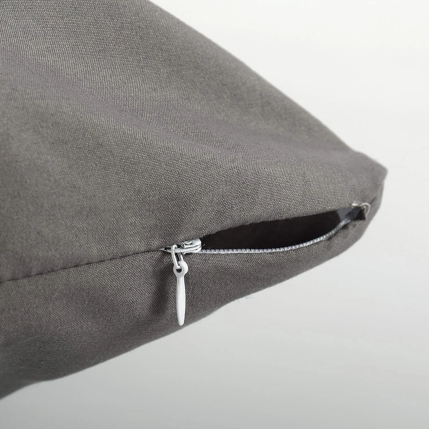 روکش بالش بدنه میکروفایبر فوق العاده نرم EVOLIVE 21"x54" با بست زیپی مخفی (خاکستری زغالی، روکش بالش بدنه 21"x54") روکش بالش بدنه میکروفایبر فوق العاده نرم EVOLIVE 21"x54" با بست زیپی مخفی (خاکستری زغالی، روکش بالش بدنه 21"x54")