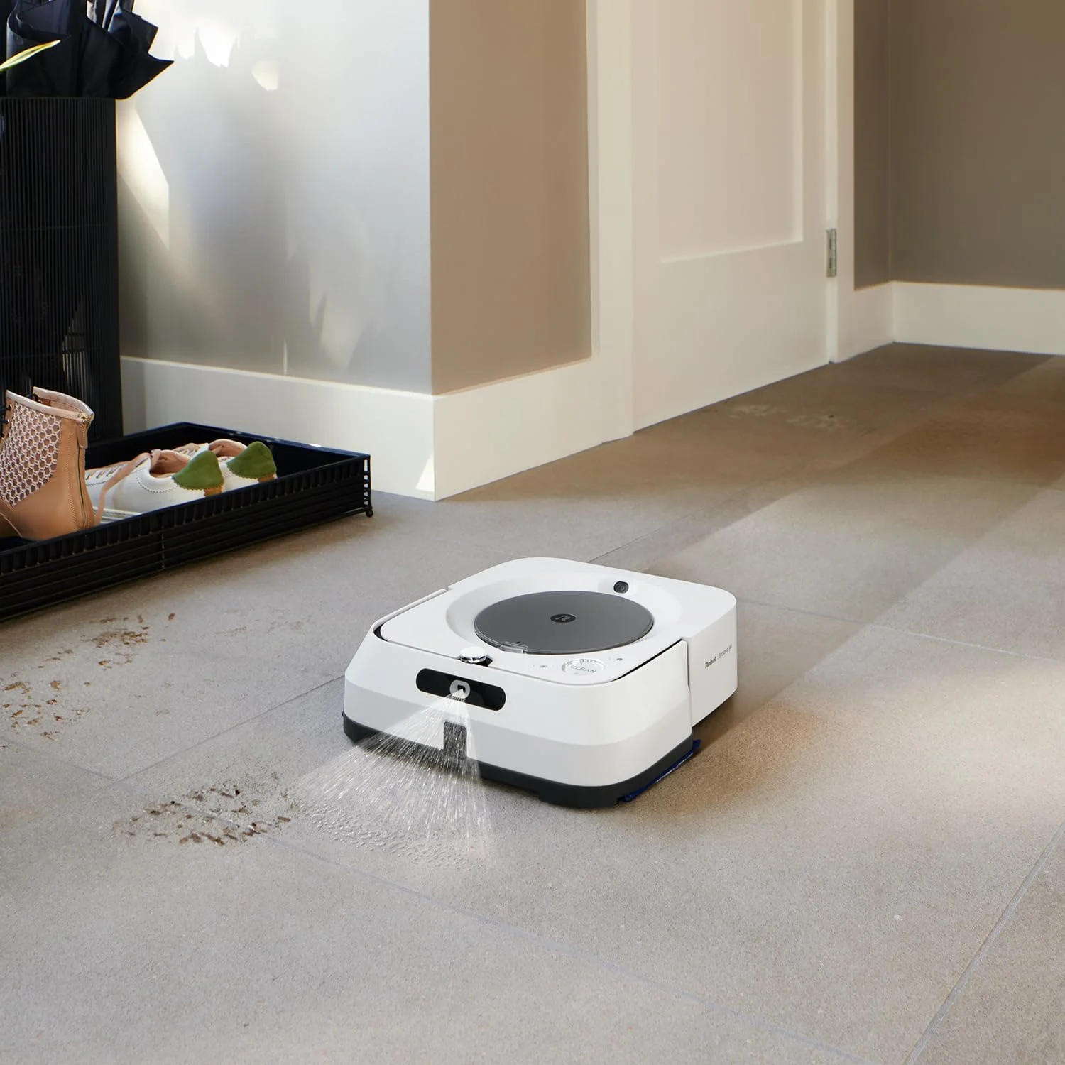 iRobot Braava M6 ربات طی کش حرفه ای با اسپری دقیق جت، ایده آل برای چندین اتاق و فضاهای بزرگ، سازگار با الکسا، مسیریابی هوشمند، حالت جارو خشک - سفید - M613840 iRobot Braava M6 ربات طی کش حرفه ای با اسپری دقیق جت، ایده آل برای چندین اتاق و فضاهای بزرگ، سازگار با الکسا، مسیریابی هوشمند، حالت جارو خشک - سفید - M613840