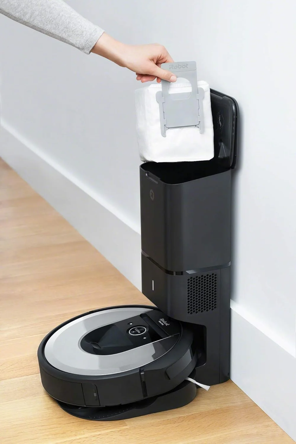 iRobot Roomba i7+ (i7556) WiFi connected Robot Vacuum iRobot Roomba i7+ (i7556) WiFi connected Robot Vacuum