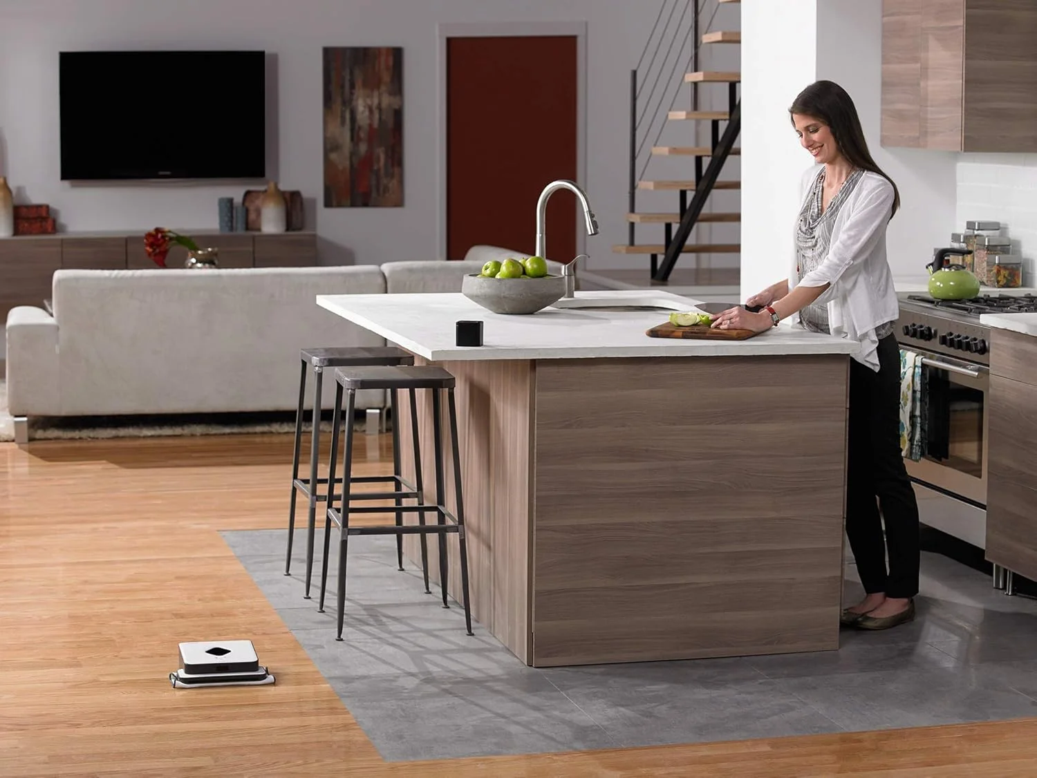 مجموعه ربات جاروبرقی iRobot Roomba 960 به همراه ربات تمیز کننده Braava 390t: Roomba جارو می کشد و Braava تمیز می کند، قدرت پاک کنندگی بالا بر روی همه سطوح، ایده آل برای موی حیوانات خانگی و فضاهای بزرگ، کنترل از طریق اپلیکیشن مجموعه ربات جاروبرقی iRobot Roomba 960 به همراه ربات تمیز کننده Braava 390t: Roomba جارو می کشد و Braava تمیز می کند، قدرت پاک کنندگی بالا بر روی همه سطوح، ایده آل برای موی حیوانات خانگی و فضاهای بزرگ، کنترل از طریق اپلیکیشن