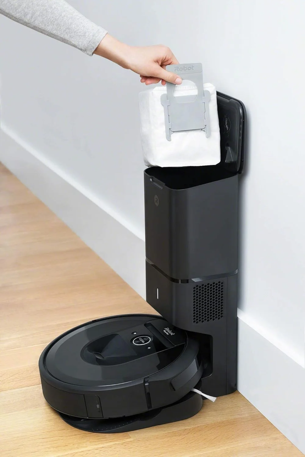 جاروبرقی رباتیک متصل به وای فای iRobot Roomba i7+ (i7558) با تخلیه خودکار زباله و مکش قوی - ایده آل برای حیوانات خانگی - نقشه برداری از خانه شما - برنامه هوشمند خانه جاروبرقی رباتیک متصل به وای فای iRobot Roomba i7+ (i7558) با تخلیه خودکار زباله و مکش قوی - ایده آل برای حیوانات خانگی - نقشه برداری از خانه شما - برنامه هوشمند خانه