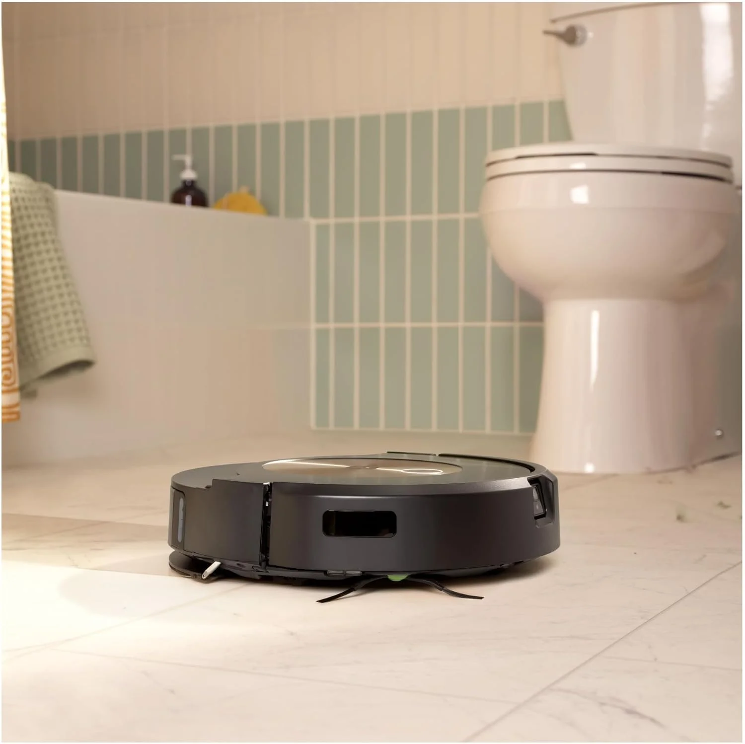 جاروبرقی رباتیک خود تخلیهشونده iRobot Roomba j9+ - مکش قدرتمند، شناسایی و اجتناب از موانع مانند فضولات حیوانات خانگی، تخلیه خودکار تا 60 روز، بهترین برای خانههای دارای حیوانات خانگی، نقشه برداری هوشمند، کار با الکسا جاروبرقی رباتیک خود تخلیهشونده iRobot Roomba j9+ - مکش قدرتمند، شناسایی و اجتناب از موانع مانند فضولات حیوانات خانگی، تخلیه خودکار تا 60 روز، بهترین برای خانههای دارای حیوانات خانگی، نقشه برداری هوشمند، کار با الکسا