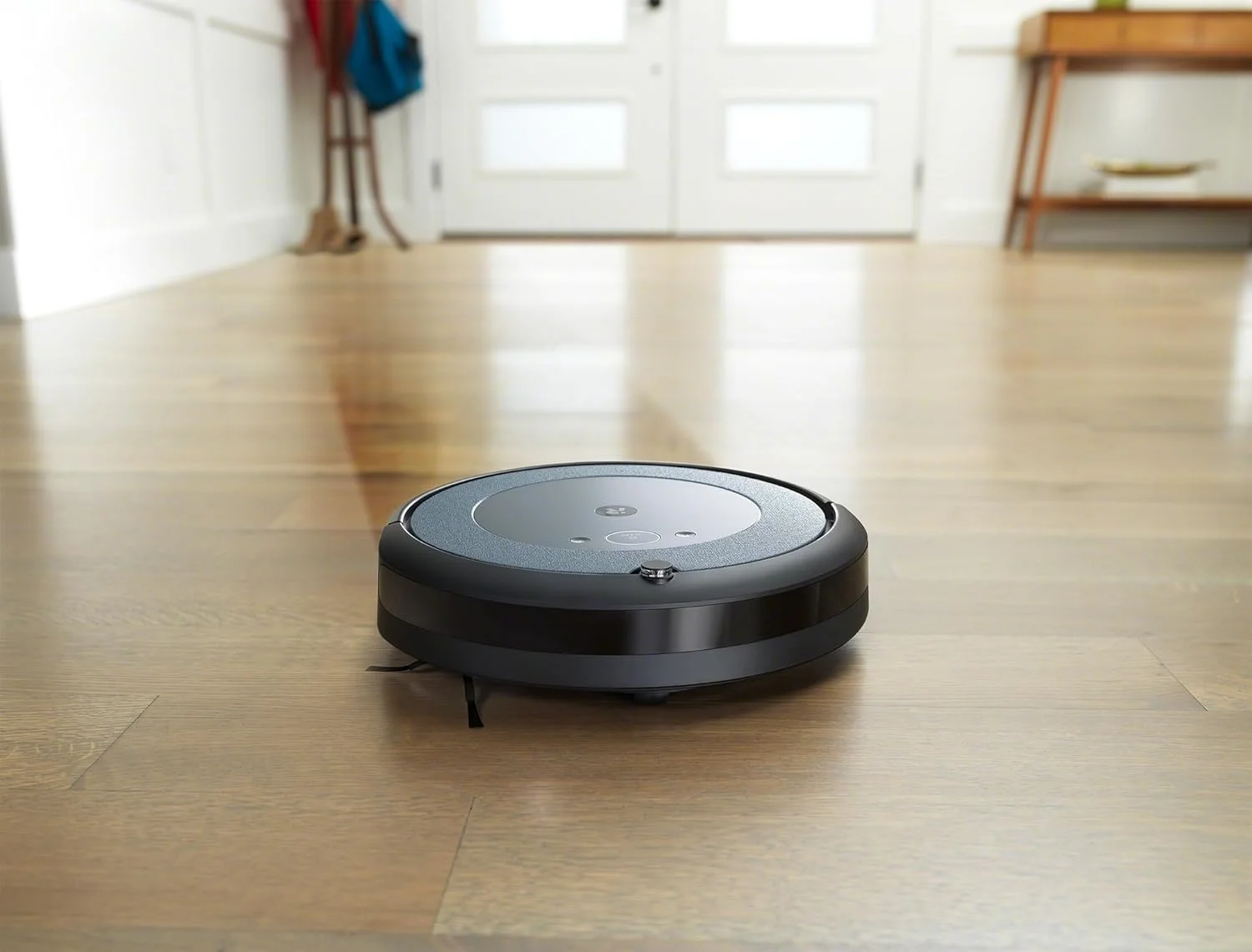 جاروبرقی رباتیک و تی شوی 2 در 1 iRobot Roomba Combo i5 (i5172)، اتصال WiFi - 2 برس لاستیکی - نقشه برداری، حافظه و انطباق با خانه - سازگار با دستیارهای صوتی جاروبرقی رباتیک و تی شوی 2 در 1 iRobot Roomba Combo i5 (i5172)، اتصال WiFi - 2 برس لاستیکی - نقشه برداری، حافظه و انطباق با خانه - سازگار با دستیارهای صوتی