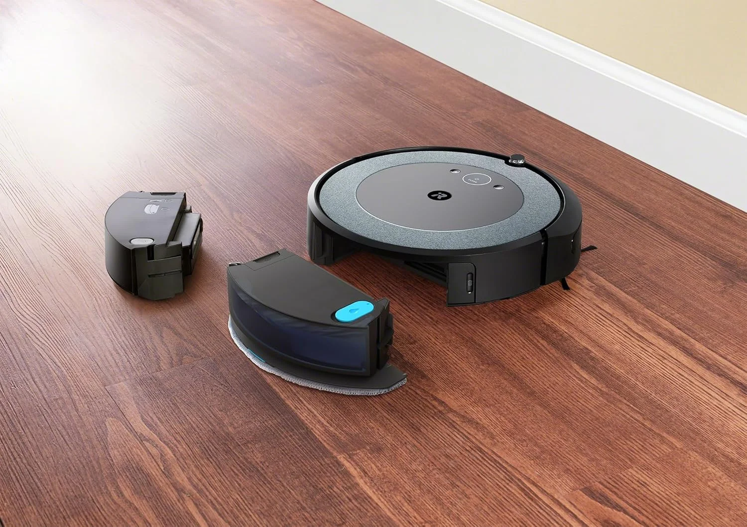 جاروبرقی رباتیک و تی شوی 2 در 1 iRobot Roomba Combo i5 (i5172)، اتصال WiFi - 2 برس لاستیکی - نقشه برداری، حافظه و انطباق با خانه - سازگار با دستیارهای صوتی جاروبرقی رباتیک و تی شوی 2 در 1 iRobot Roomba Combo i5 (i5172)، اتصال WiFi - 2 برس لاستیکی - نقشه برداری، حافظه و انطباق با خانه - سازگار با دستیارهای صوتی