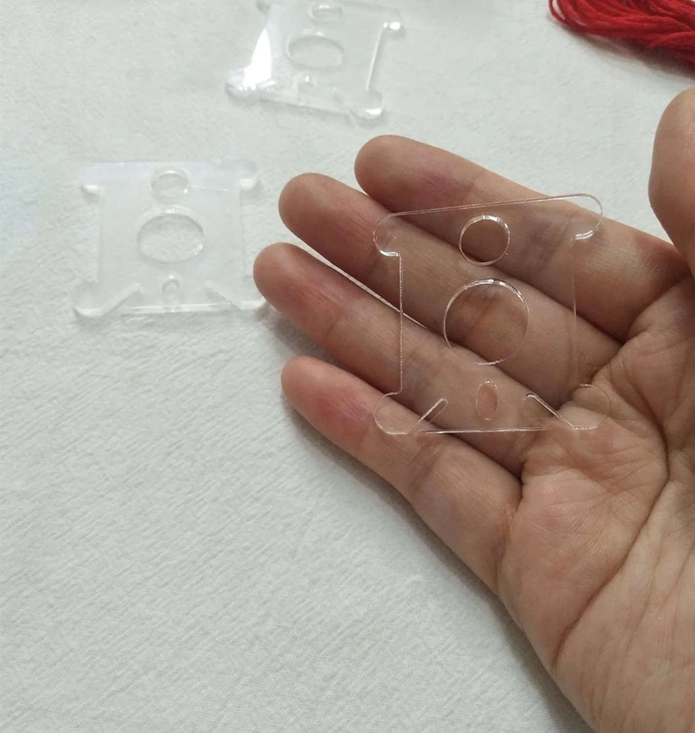 قطره های بوبین اکریلیک شفاف XIAOYUE برای سازماندهی نخ گلدوزی، بوبین های نخ بخیه متقاطع برای نگهداری خیاطی DIY صنایع دستی (100 عدد) قطره های بوبین اکریلیک شفاف XIAOYUE برای سازماندهی نخ گلدوزی، بوبین های نخ بخیه متقاطع برای نگهداری خیاطی DIY صنایع دستی (100 عدد)