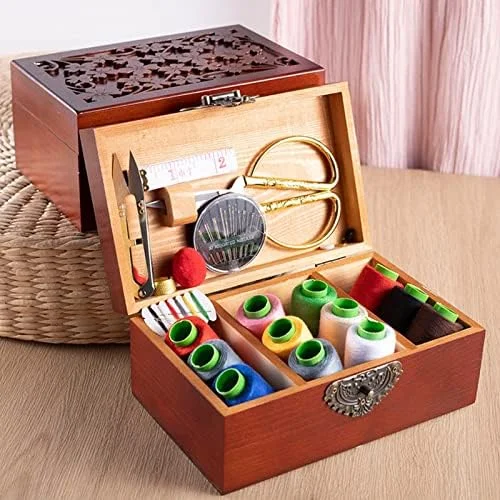 جعبه خیاطی، جعبه نگهداری لوازم خیاطی چوبی محکم و قدیمی، جعبه سازمان دهنده لوازم خیاطی به همراه کیت لوازم جانبی، سبد لوازم خیاطی مناسب مبتدیان/بزرگسالان/کودکان/خانم ها/آقایان (رنگ: رنگ چوب، اندازه: 21.5x13)