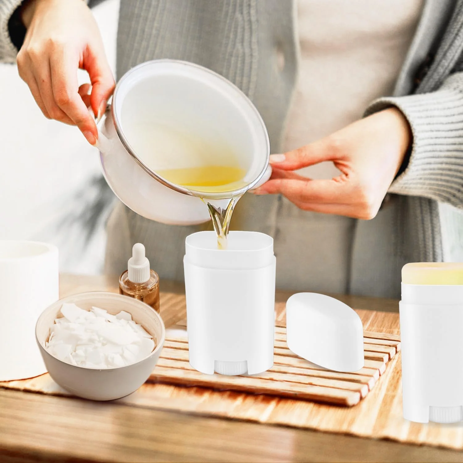 DMuuuDM بسته 15 عددی ظروف پلاستیکی دئودورانت 50 میلی لیتری، ظروف خالی گرد چرخشی برای دئودورانت، صابون اصلاح، بالم پاشنه پا، لوسیون جامد - پر کردن از بالا، سفید