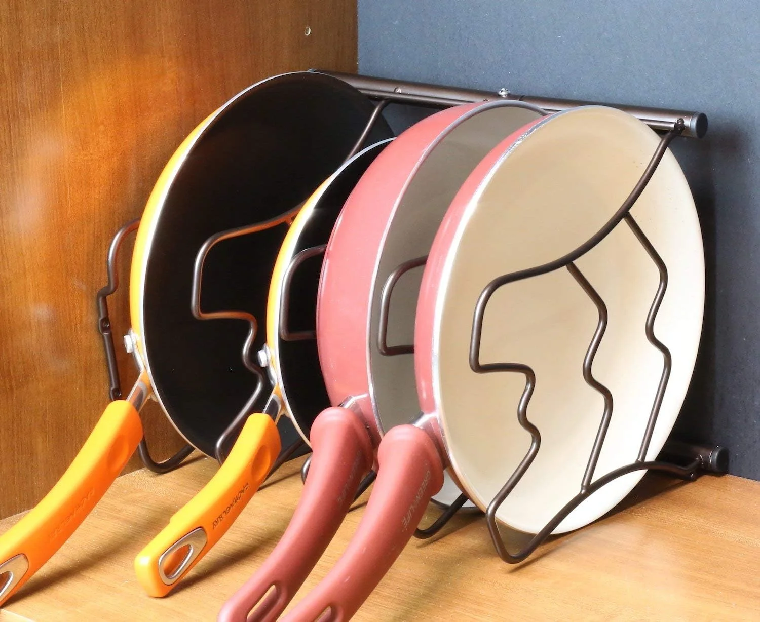 جای قابلمه و تابه دکو برادرز، رنگ برنزی جای قابلمه و تابه دکو برادرز، رنگ برنزی