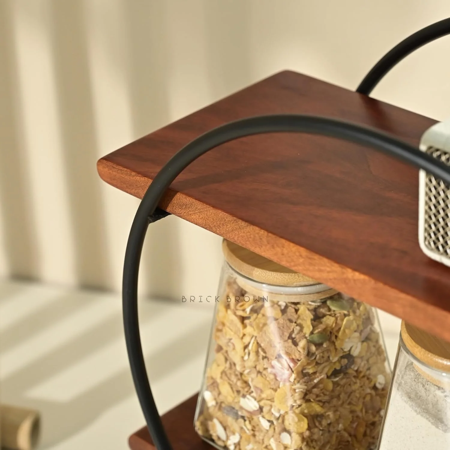 BRICK BROWN ® قفسه گردان آشپزخانه ممتاز / قفسه نگهداری آشپزخانه / قفسه ادویه / قفسه چوبی با روکش ماهون (خود مونتاژ) (38X40X18 سانتی متر) BRICK BROWN ® قفسه گردان آشپزخانه ممتاز / قفسه نگهداری آشپزخانه / قفسه ادویه / قفسه چوبی با روکش ماهون (خود مونتاژ) (38X40X18 سانتی متر)