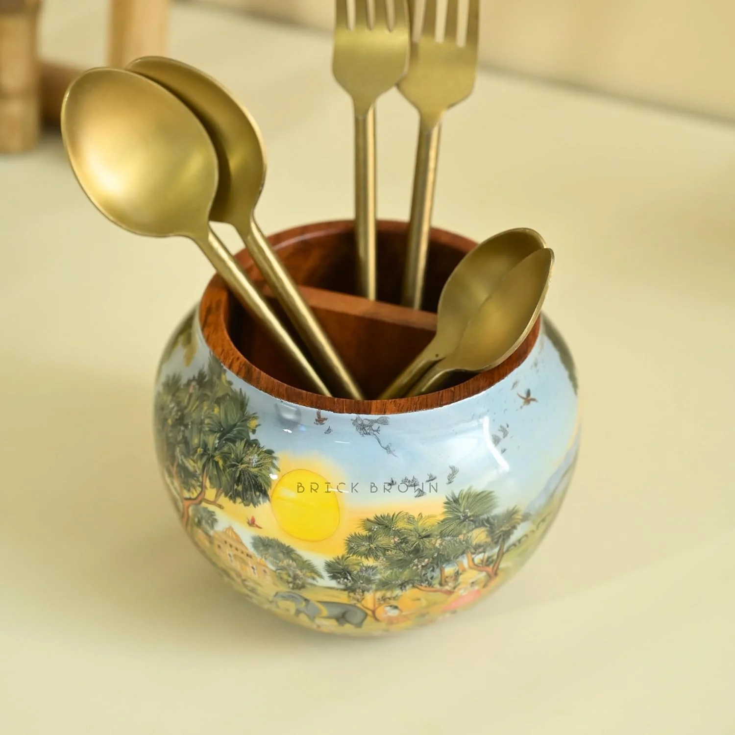 جا قاشقی چوبی ممتاز Brick Brown® مدل Saga، استند قاشق چنگال برای آشپزخانه | جا قاشقی برای میز غذاخوری | استند نگهدارنده چوبی با قسمت جداشدنی (14.5x14.5x11.4 سانتی متر) جا قاشقی چوبی ممتاز Brick Brown® مدل Saga، استند قاشق چنگال برای آشپزخانه | جا قاشقی برای میز غذاخوری | استند نگهدارنده چوبی با قسمت جداشدنی (14.5x14.5x11.4 سانتی متر)