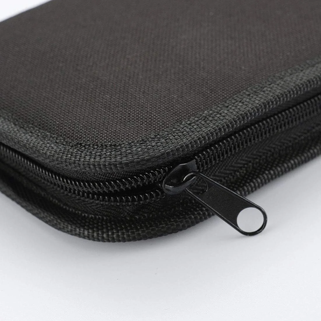 جعبه خیاطی، ست خیاطی مسافرتی قابل حمل برای بزرگسالان، لوازم خیاطی حرفه ای شامل سوزن، نخ، بشکاف، دکمه، انگشتانه برای DIY/اورژانس/مبتدی، مشکی