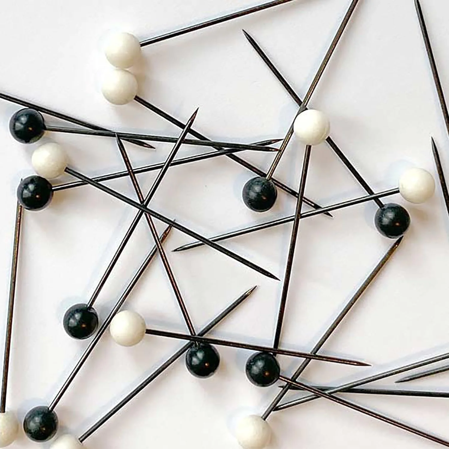 سنجاق ته گرد مشکی پونی، طرح گورخری، فولاد، 0.60x30 میلی متر، سیاه-سفید - 1 عدد