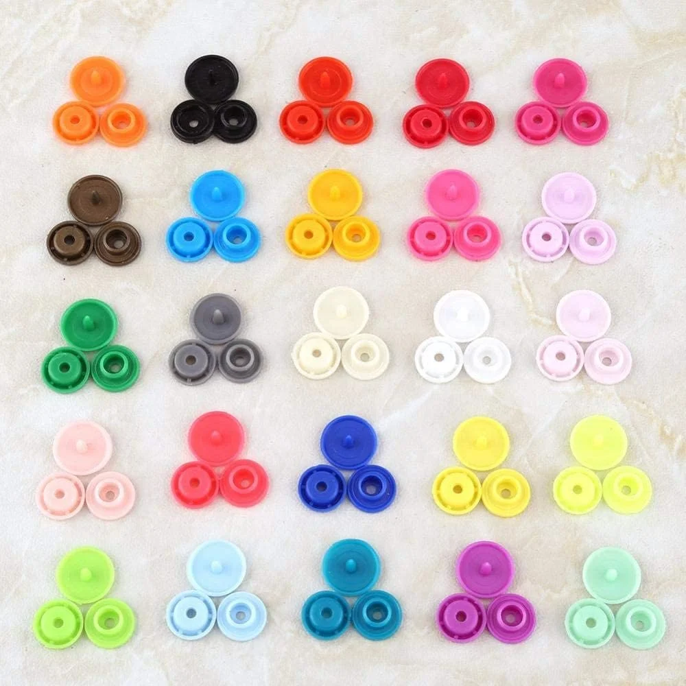 انبر دکمه فشاری به همراه 360 عدد دکمه فشاری پلاستیکی رزینی سایز T5، دکمه، ابزار انبر فلزی با سگک گیره