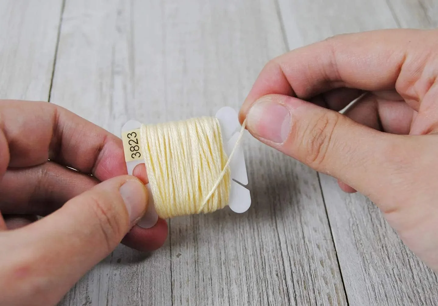 بوبین های نخ دندان پلاستیکی، 100 عدد کارت نخ گلدوزی، نخ دوزی متقاطع و سازمان دهنده نخ برای خیاطی و نگهداری DIY