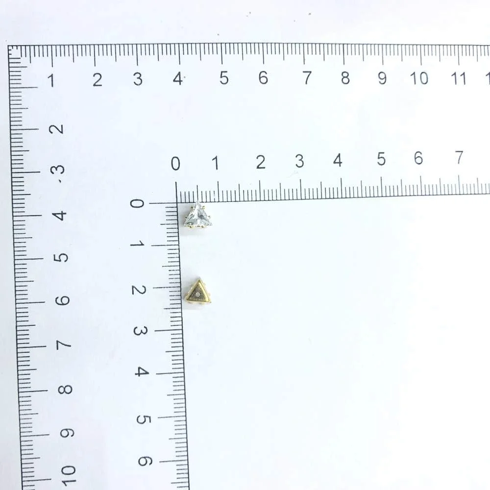 72 عدد کریستال مثلثی شکل با گیره طلایی، رنگ کریستالی، 6x6 میلی متر