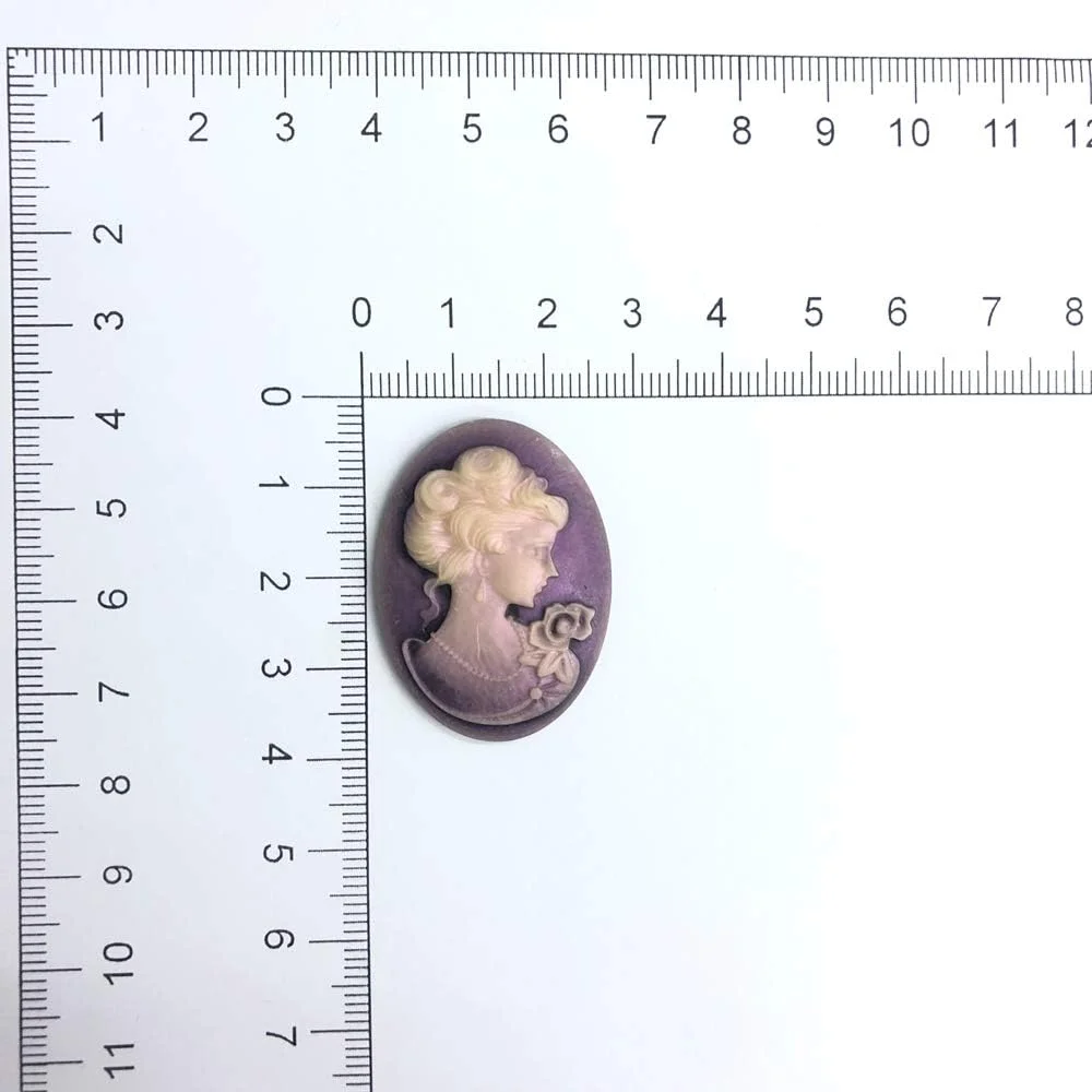 10 عدد - تصویر صورت سنت الیزابت مجارستانی برای دوخت و چسباندن، پلاستیکی، رنگ بنفش (سایز 26x36 میلی متر)