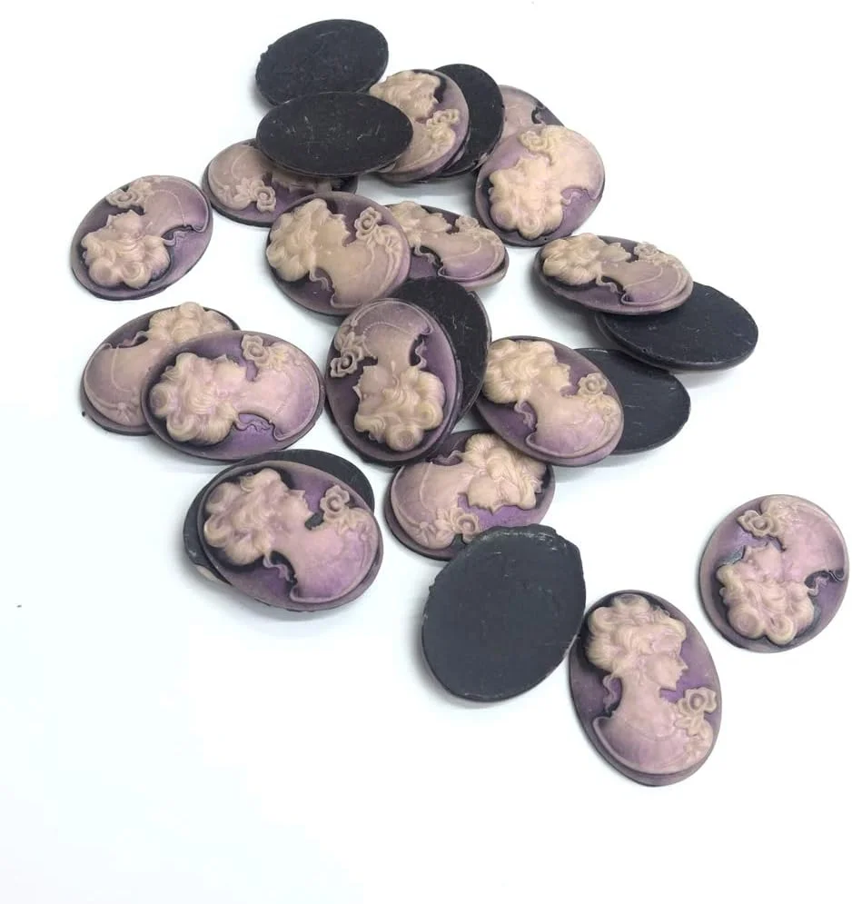 25 عدد - تصویر صورت سنت الیزابت مجارستان برای دوخت و چسباندن، پلاستیکی، رنگ بنفش (سایز 20x30 میلی متر)