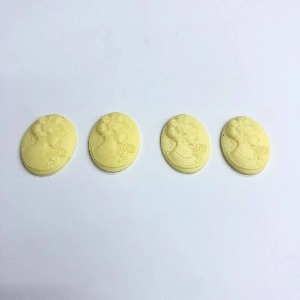 ۲۵ عدد - صورت سنت الیزابت مجارستان برای خیاطی و چسباندن با چسب، پلاستیکی، رنگ سفید مایل به کرم (سایز ۲۰x۳۰ میلی متر) ۲۵ عدد - صورت سنت الیزابت مجارستان برای خیاطی و چسباندن با چسب، پلاستیکی، رنگ سفید مایل به کرم (سایز ۲۰x۳۰ میلی متر)