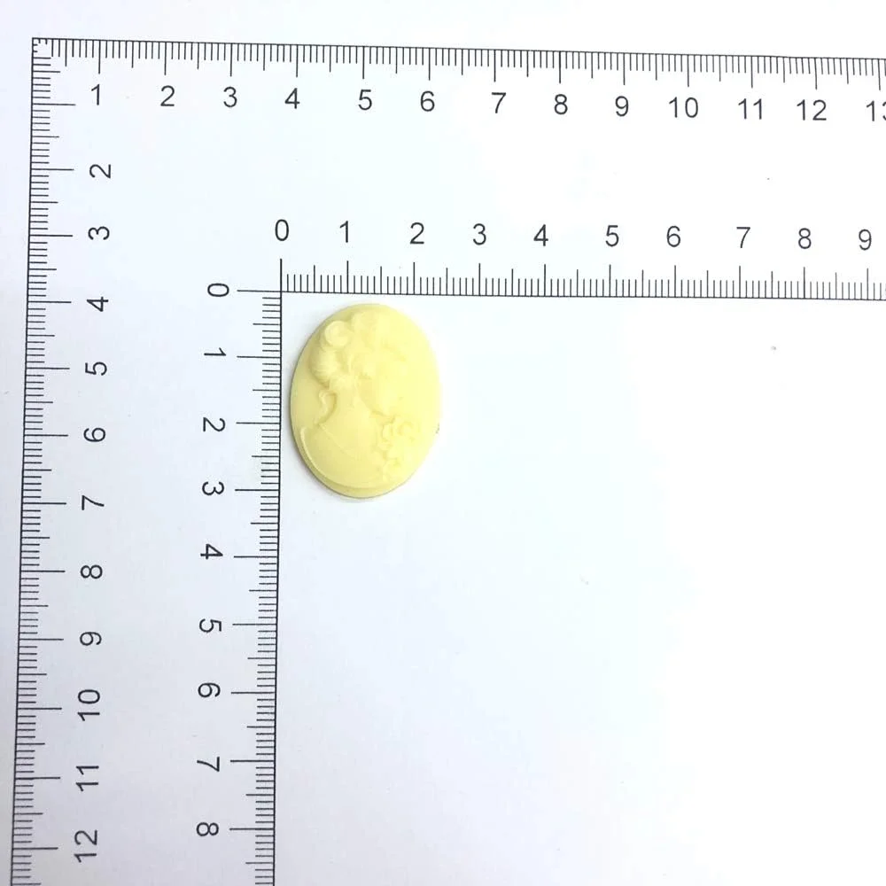 ۲۵ عدد - صورت سنت الیزابت مجارستان برای خیاطی و چسباندن با چسب، پلاستیکی، رنگ سفید مایل به کرم (سایز ۲۰x۳۰ میلی متر) ۲۵ عدد - صورت سنت الیزابت مجارستان برای خیاطی و چسباندن با چسب، پلاستیکی، رنگ سفید مایل به کرم (سایز ۲۰x۳۰ میلی متر)