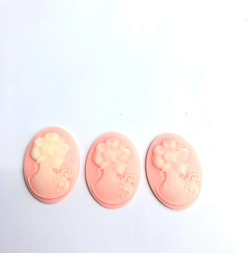 10 عدد - چهره سنت الیزابت مجارستان برای دوخت و چسباندن با چسب، پلاستیکی، رنگ صورتی (سایز 26x36 میلی متر)