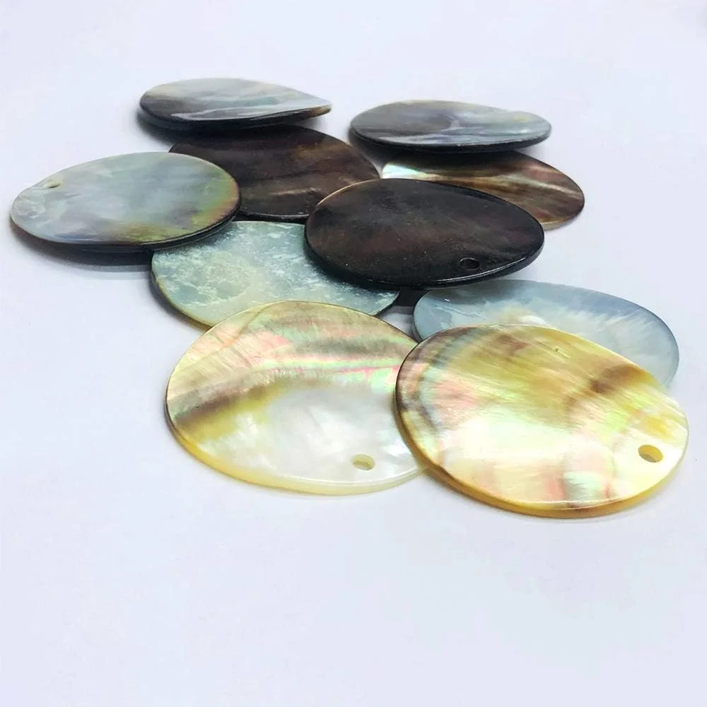 ۱۲ عدد دکمه صدفی مرواریدی طرح مادر، گرد ۴۲ میلی متر، رنگ قهوه ای روشن