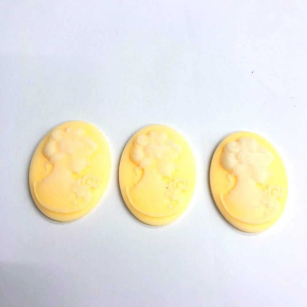 10 عدد - چهره سنت الیزابت مجارستان برای دوخت و چسباندن با چسب پلاستیکی رنگ نارنجی (سایز 26x36 میلی متر)