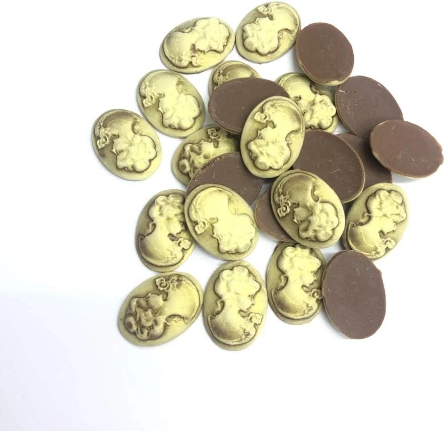 ۲۵ عدد - چهره سنت الیزابت مجارستان برای دوخت و چسباندن با چسب، پلاستیکی به رنگ طلایی (سایز ۱۸x۲۵ میلی متر)