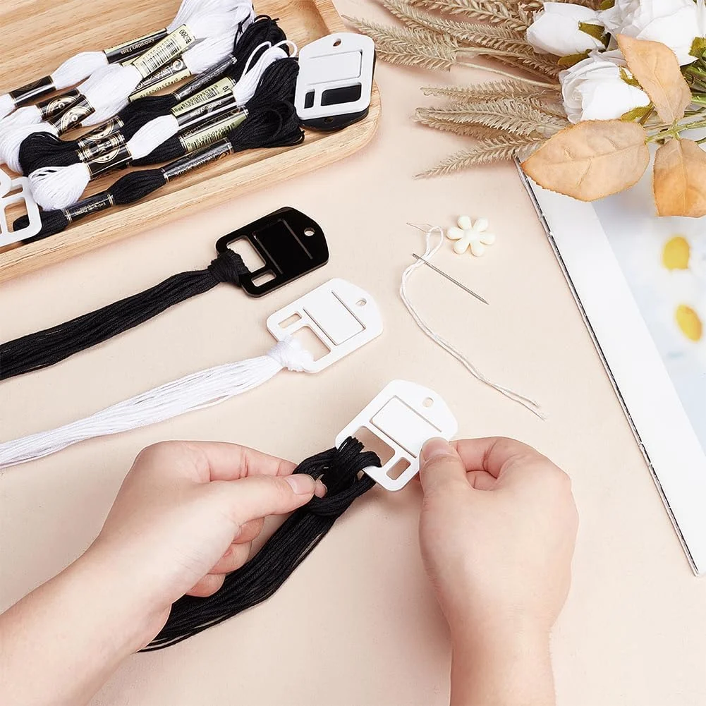 مجموعه خیاطی ۳۱ عددی PH PandaHall، شامل نخ های سیاه و سفید و جعبه ابزار سازمان دهنده قرقره، ابزار نخ کشی اکریلیک نخ دندان گلدوزی برای صنایع دستی، نگهدارنده نخ DIY، تاب لباس بافتنی