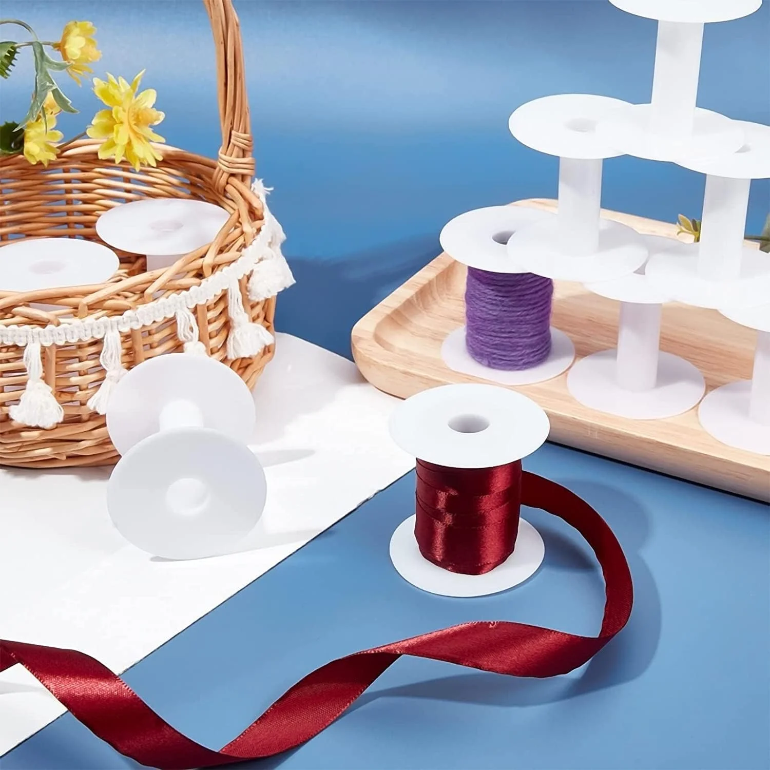 PH PandaHall 20 عدد قرقره پلاستیکی سفید 2 اینچی، قرقره های سیم خالی، ماسوره نخ رشته ای برای طناب بافتنی زنجیره ای