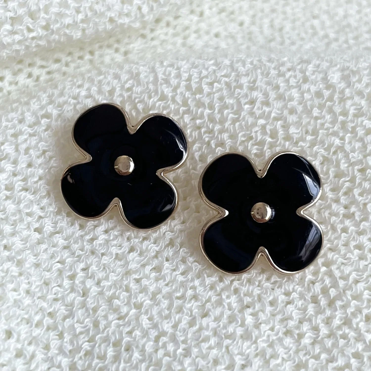 PETITECOCOCRAFTS Black Metal Floral Buttons, 10PCS/Pack, Black/Gold Rim, 0.71 Inch for Sewing Crafts