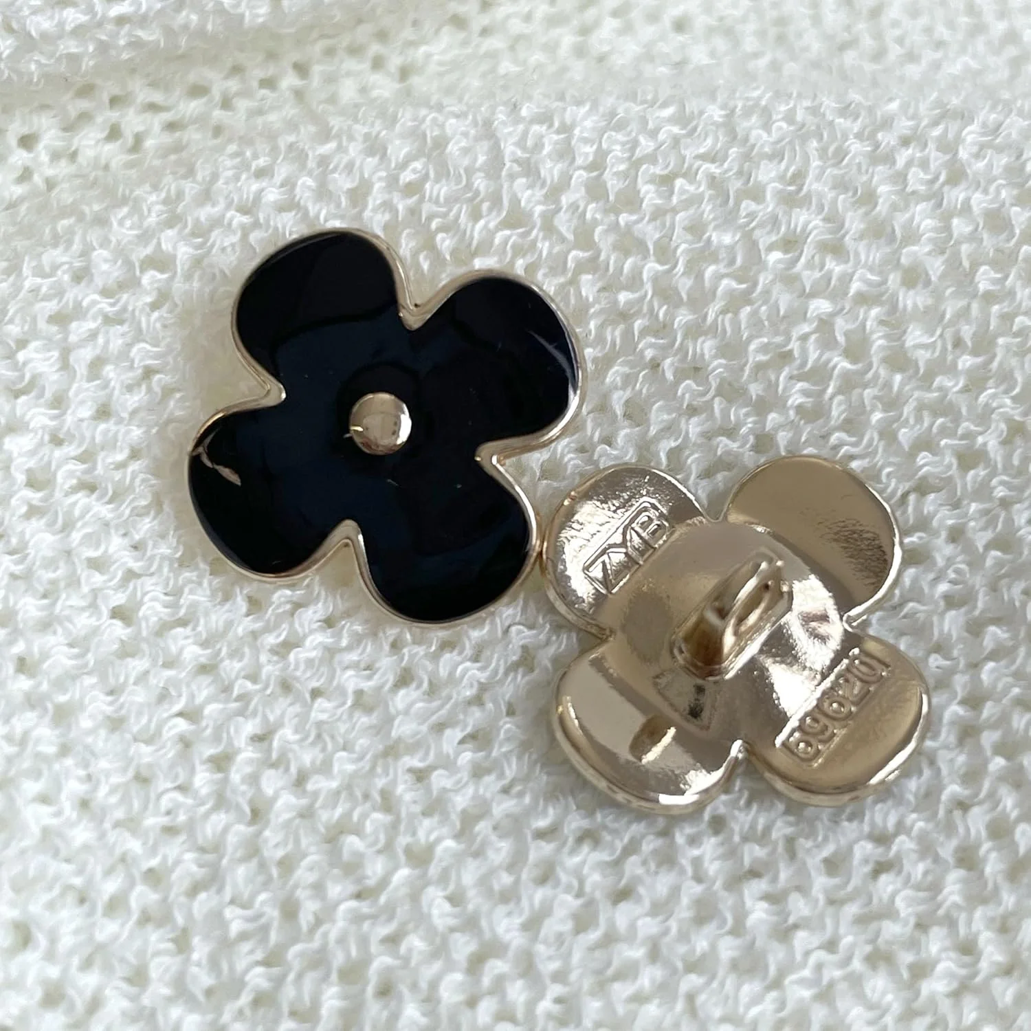 PETITECOCOCRAFTS Black Metal Floral Buttons, 10PCS/Pack, Black/Gold Rim, 0.71 Inch for Sewing Crafts