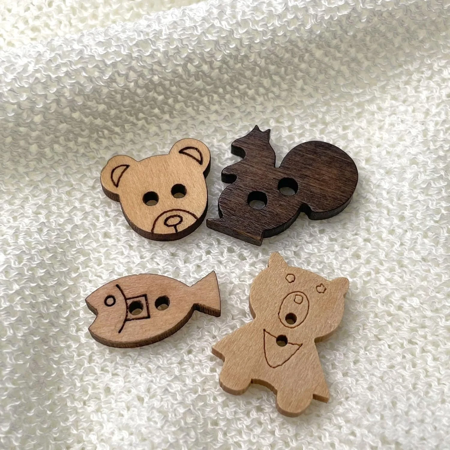 دکمه چوبی طرح حیوانات PETITECOCOCRAFTS - بسته 40 عددی دکمه چوبی طرح حیوانات PETITECOCOCRAFTS - بسته 40 عددی