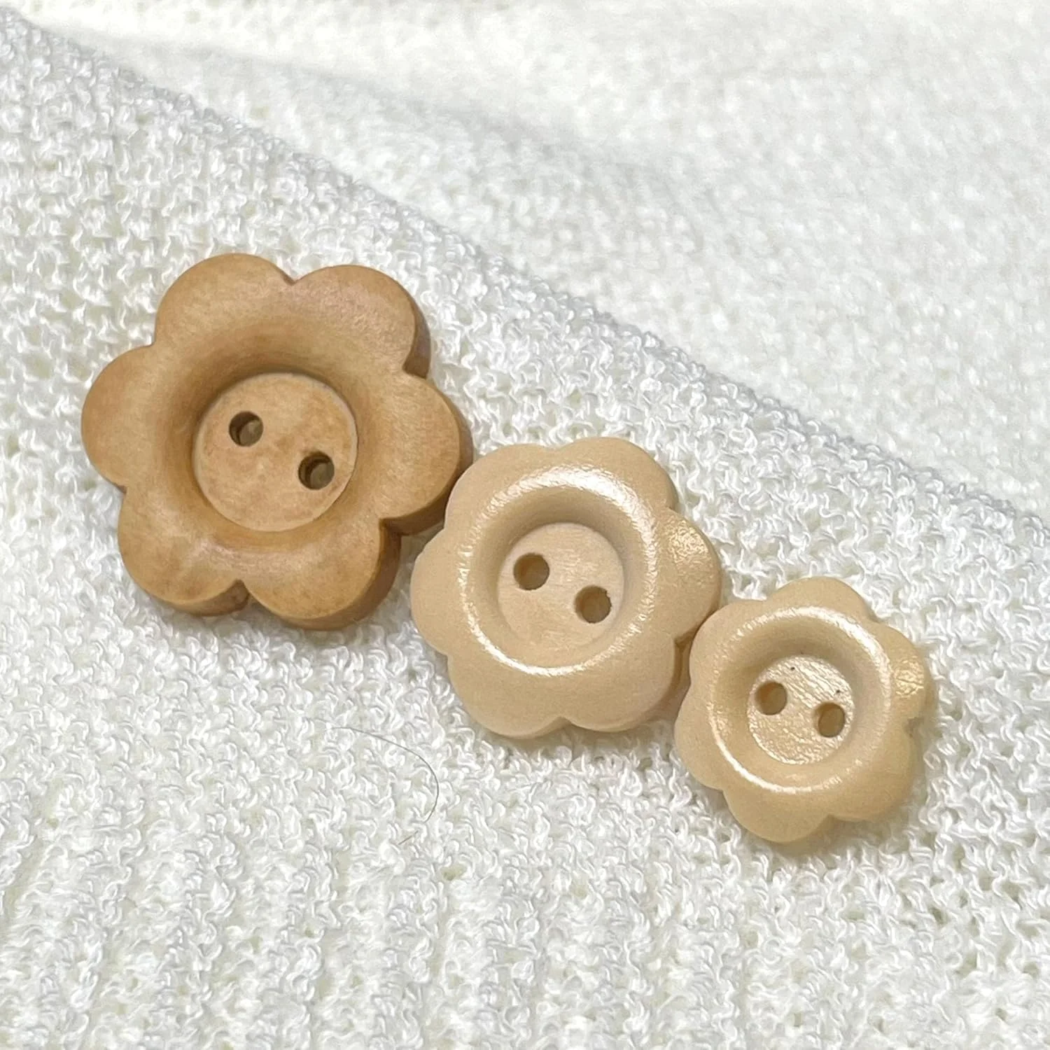 مجموعه دکمه های چوبی لبه گلبرگی PETITECOCOCRAFTS - بسته 60 عددی