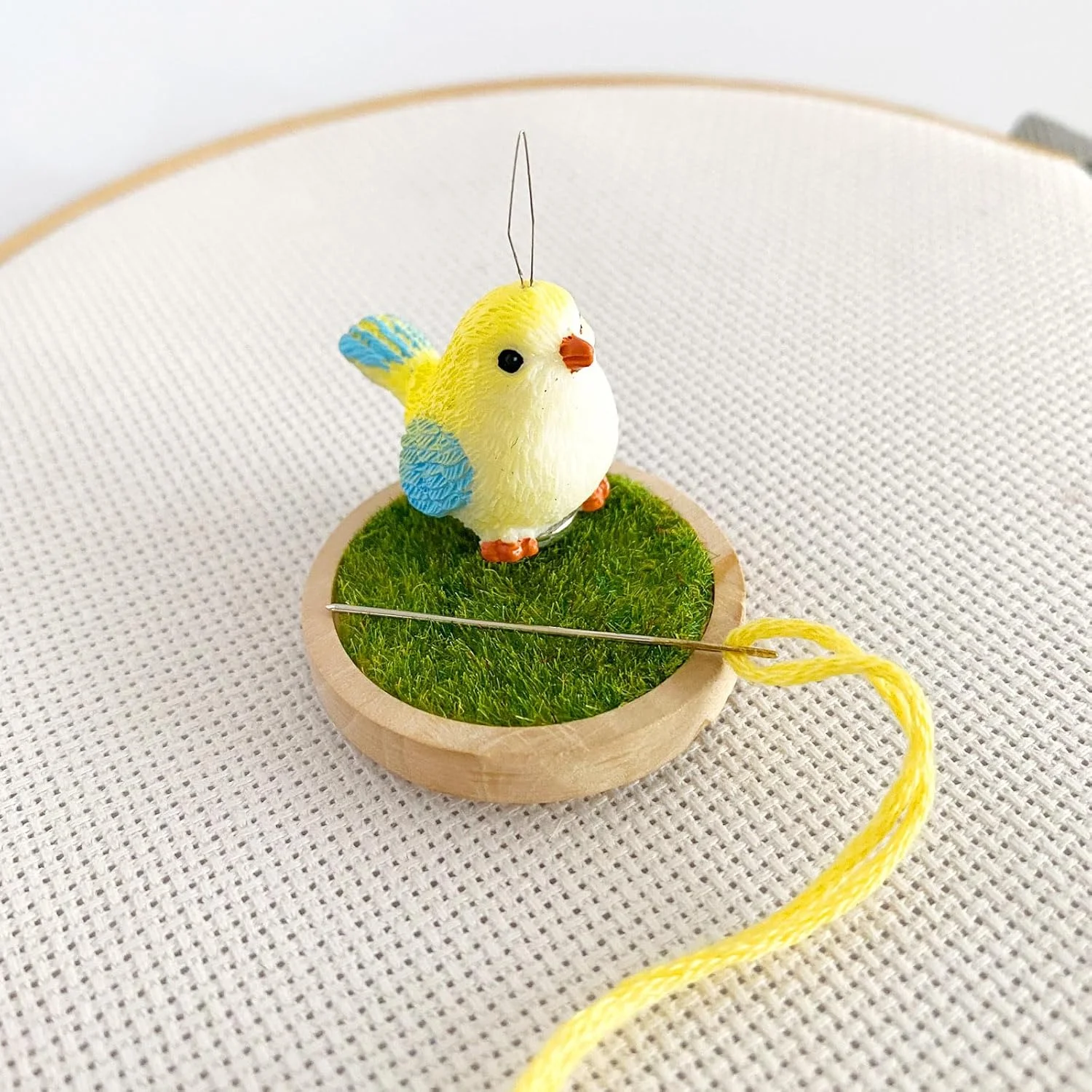 سوزن نخ کن طرح پرنده با نگهدارنده سوزن طرح چمن برای گلدوزی، نگهدارنده سوزن مغناطیسی برای لوازم خیاطی گلدوزی سوزن نخ کن طرح پرنده با نگهدارنده سوزن طرح چمن برای گلدوزی، نگهدارنده سوزن مغناطیسی برای لوازم خیاطی گلدوزی