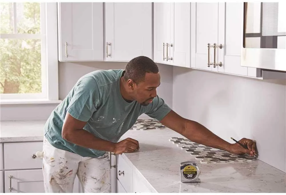 متر دستی استنلی مدل PowerLock Professional 33-430 با طول 9 متر و عرض 2.5 سانتی متر متر دستی استنلی مدل PowerLock Professional 33-430 با طول 9 متر و عرض 2.5 سانتی متر