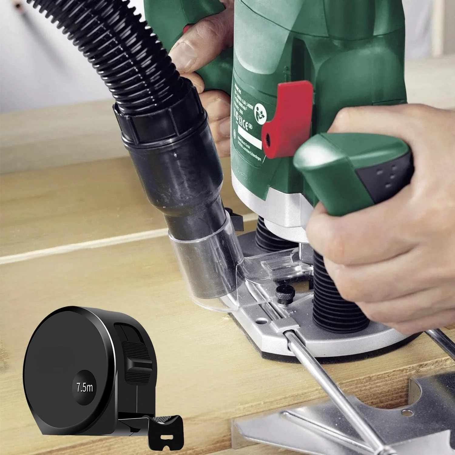 متر نواری تِنگ‌کانگ جمع‌شونده با تیغه فولاد کربنی مشکی، متر با خوانایی آسان و خط‌کش اعشاری مناسب برای نقشه‌برداران، مهندسان و برق‌کاران (7.5 متر)