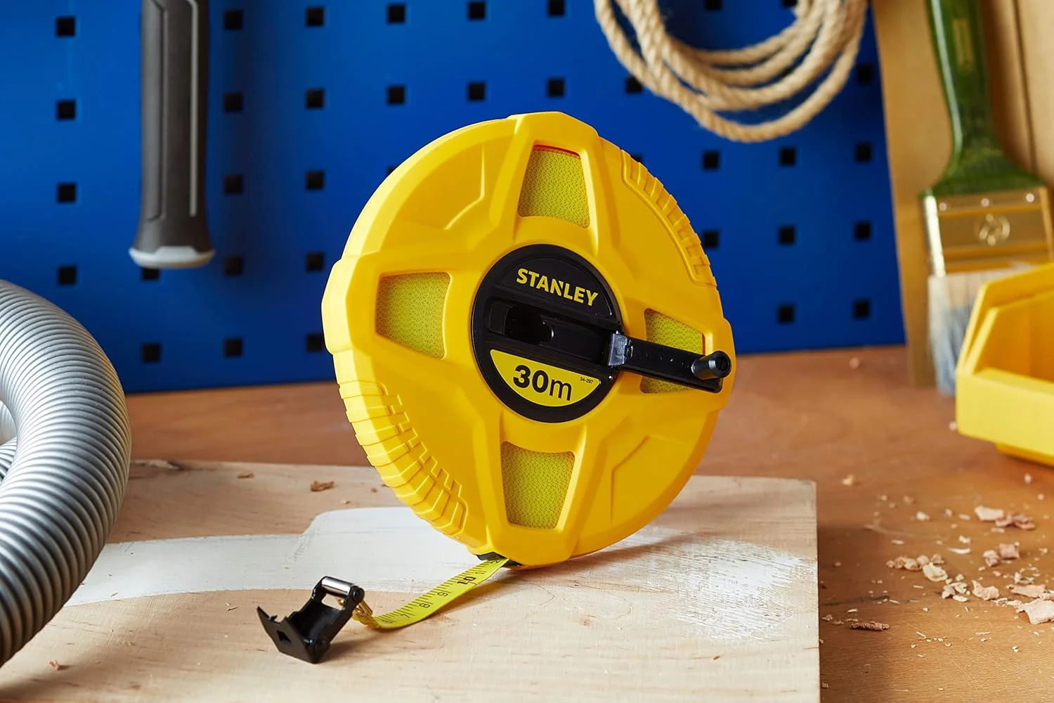 نوار اندازه گیری داخل محفظه 30 متری