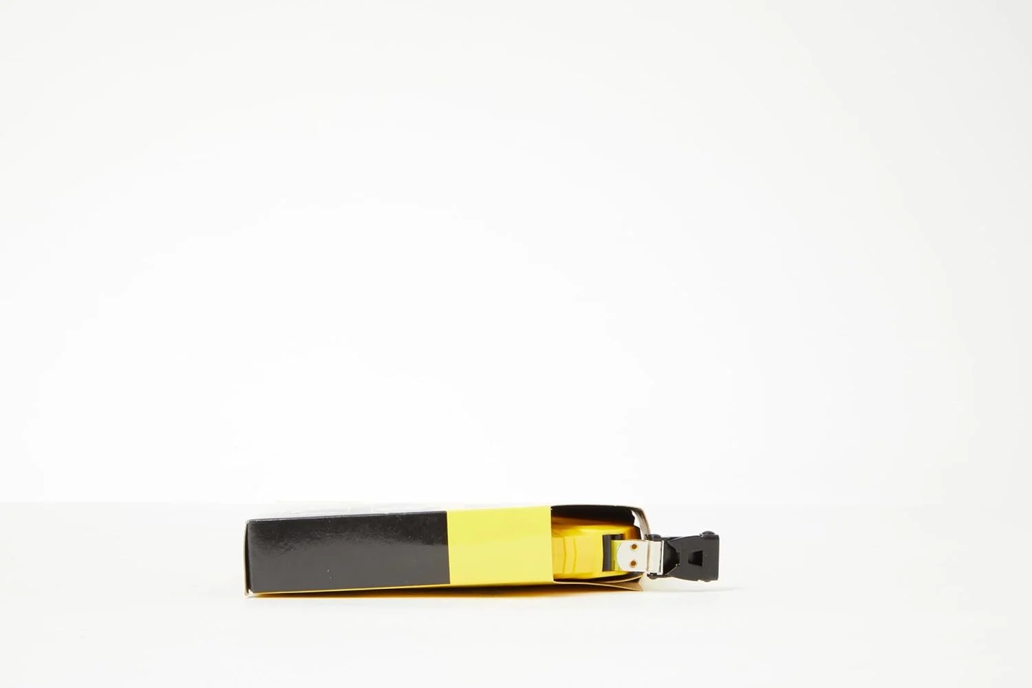 نوار اندازه گیری داخل محفظه 30 متری