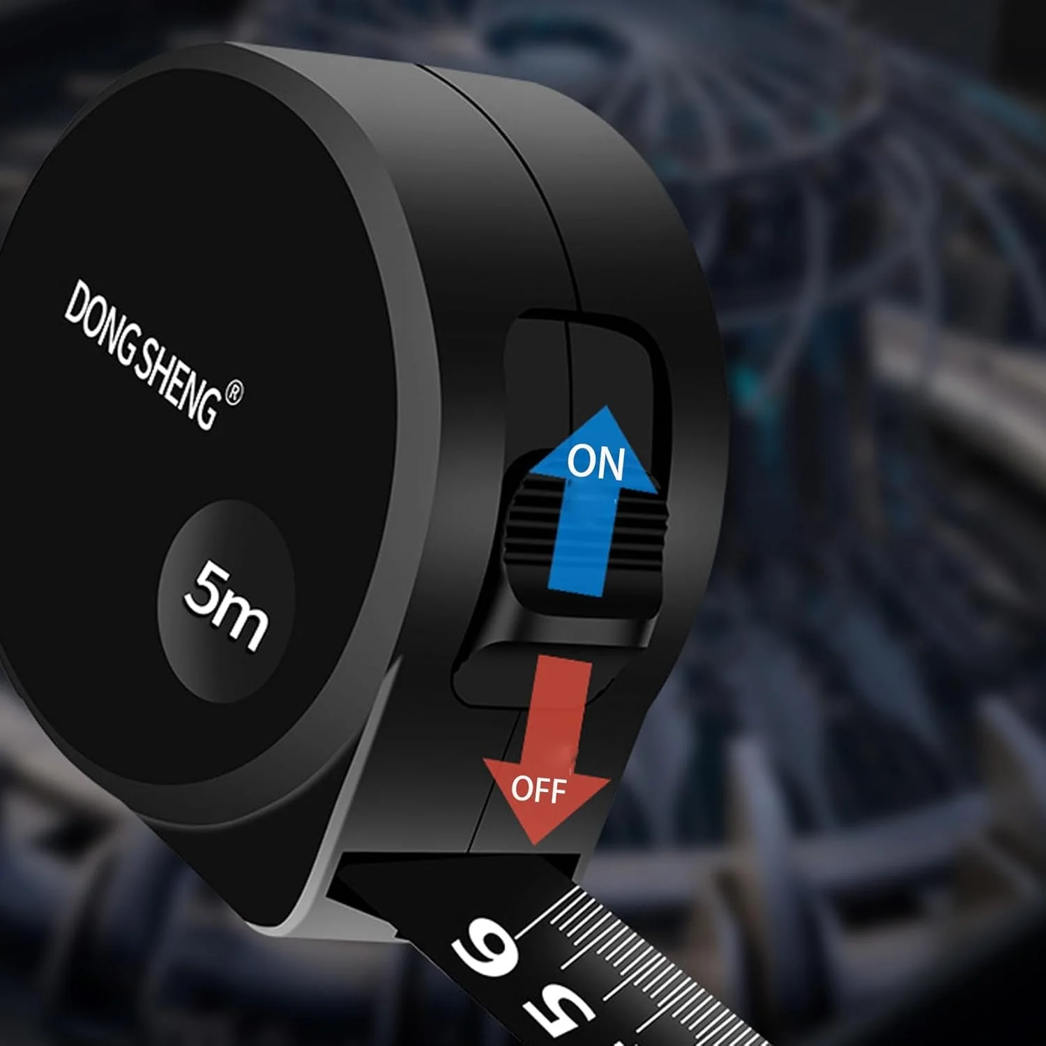 متر نواری جمع شونده TERRIFI به طول 7.5 متر (25 فوت) با مقیاس متریک و اینچی، تیغه استیل ضد زنگ، بادوام و خوانا، خود قفل شونده، طراحی توخالی، کنترل جمع شدن (طلایی مشکی)