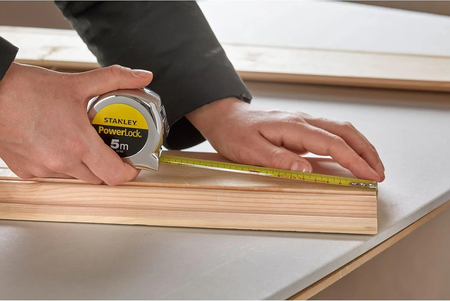 متر نواری استنلی میکرو پاورلاک 5 متری 0-33-552