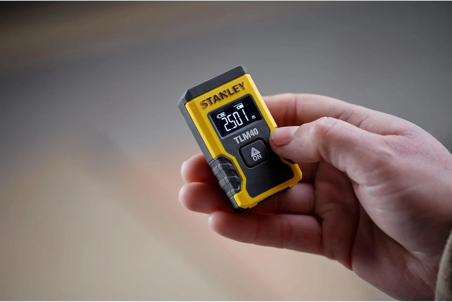 متر لیزری استنلی مدل TLM40، زرد/مشکی، STHT77666-0